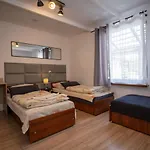 팜스테이 Orlik Kielkowice Ul Turystyczna 132 Sala &noclegi 오그로지에니에츠