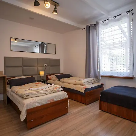 Κατάλυμα σε φάρμα Orlik Kielkowice Ul Turystyczna 132 Sala &noclegi Ogrodzieniec